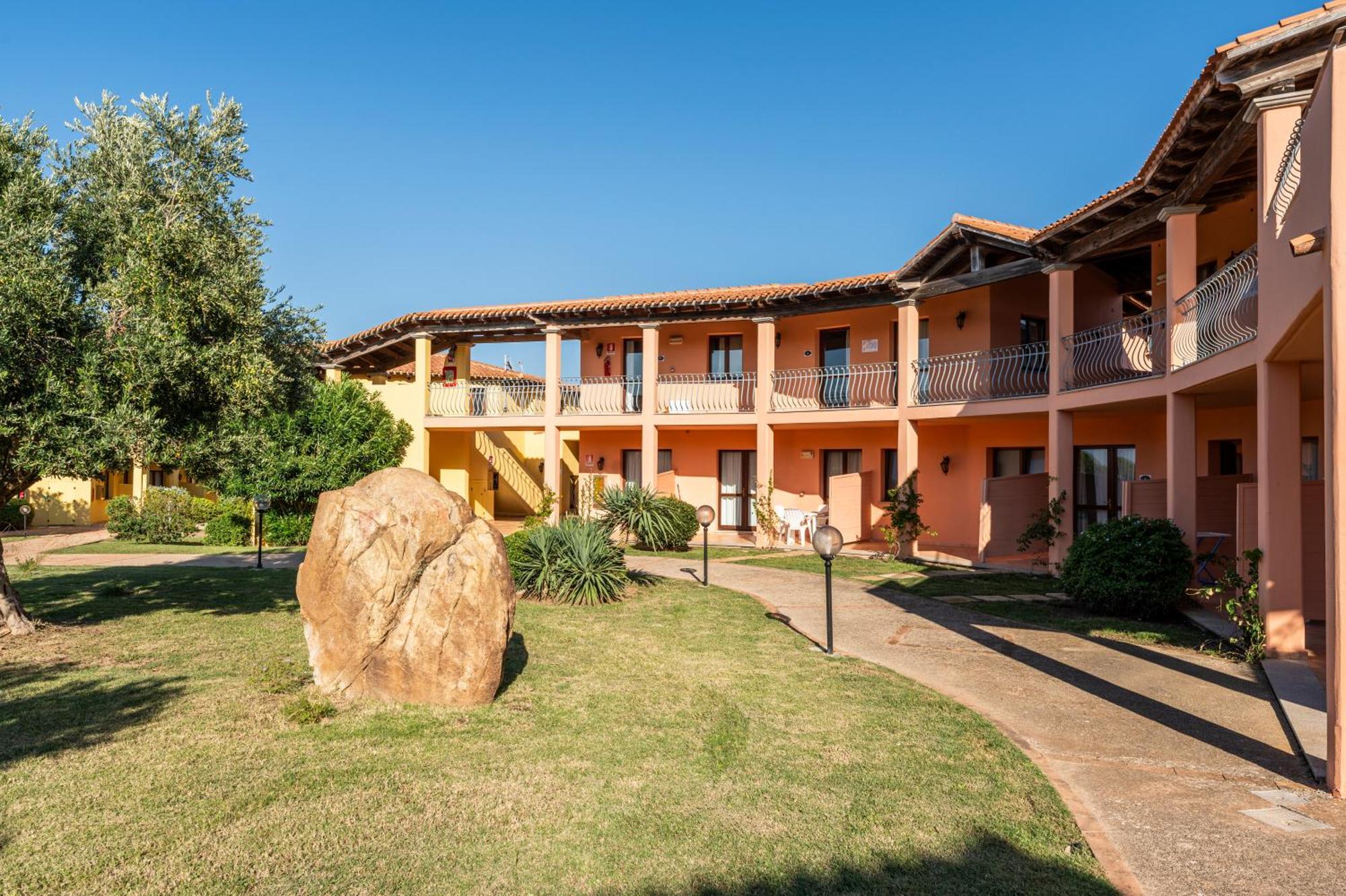Residence Baia Dei Mirti Vignola Mare Zewnętrze zdjęcie